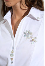 Load image into Gallery viewer, Tinta Velta Shirt with Button Decorations