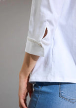 Load image into Gallery viewer, Tinta Velta Shirt with Button Decorations